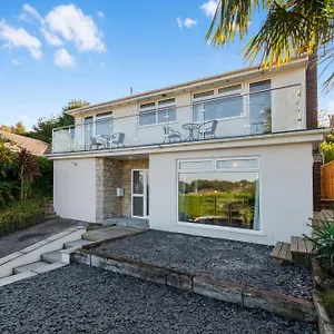 5 Bedroom Detached House Holiday home Poole